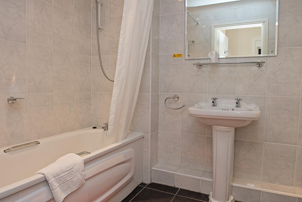 The Winter Dene Hotel Bournemouth Room photo